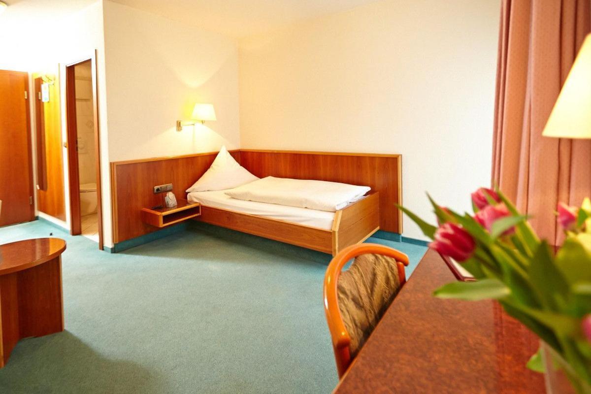Hotel Sonne Бад-Гомбург-фор-дер-Гее Екстер'єр фото